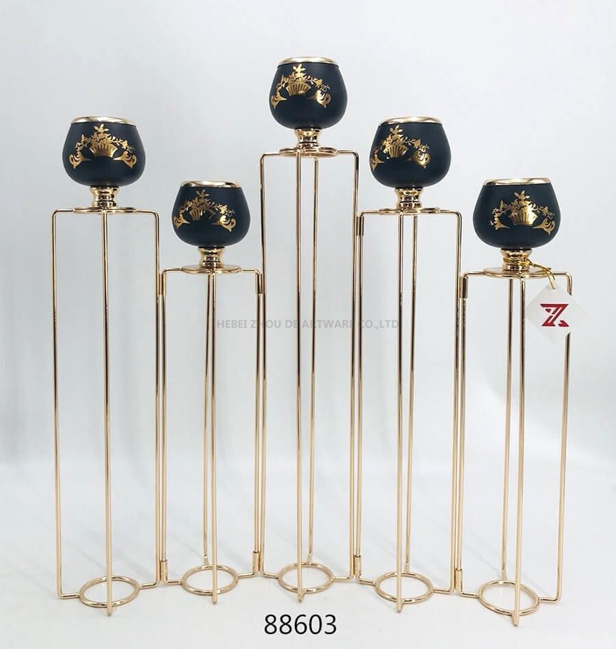 88603 black and gold metal candle holder