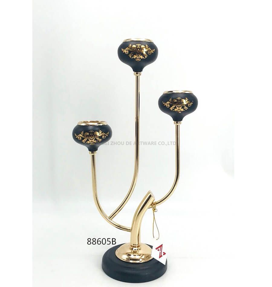 88605 black and gold metal candle holder