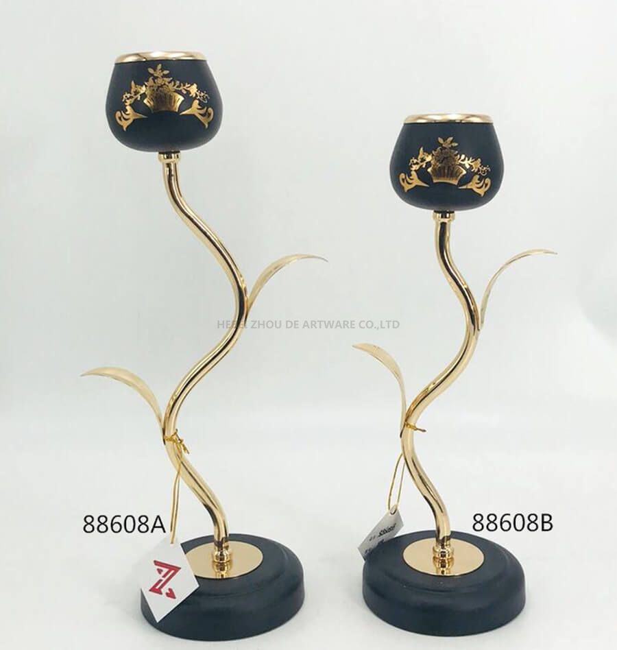 88608 black and gold metal candle holder