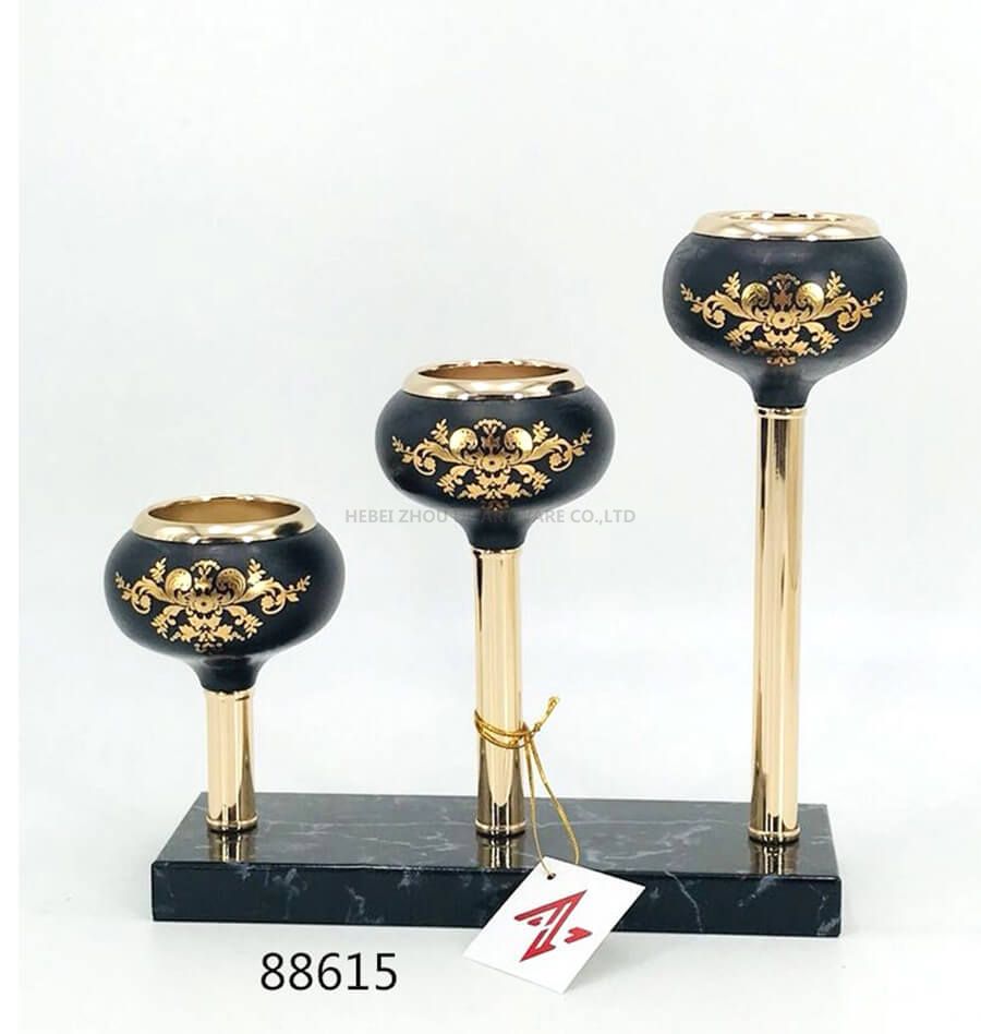 88615 black and gold metal candle holder