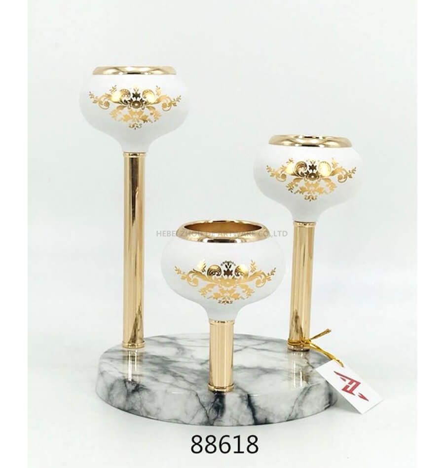 white and gold metal candle holder 88618