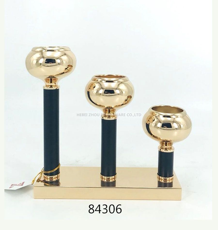 84306 Iron Candle Holder Gold and Black Color