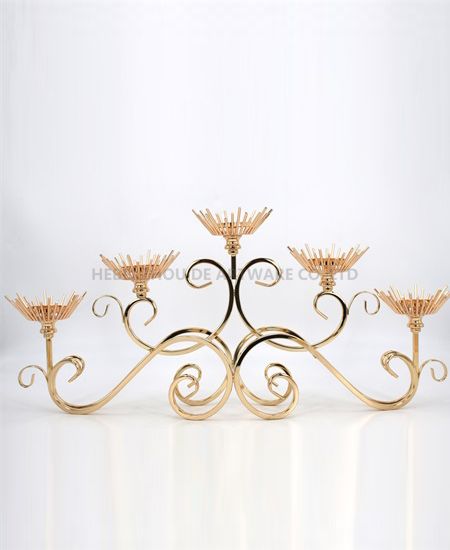 new fashion 5 heads corrugation gold metal candle holder factory 90102