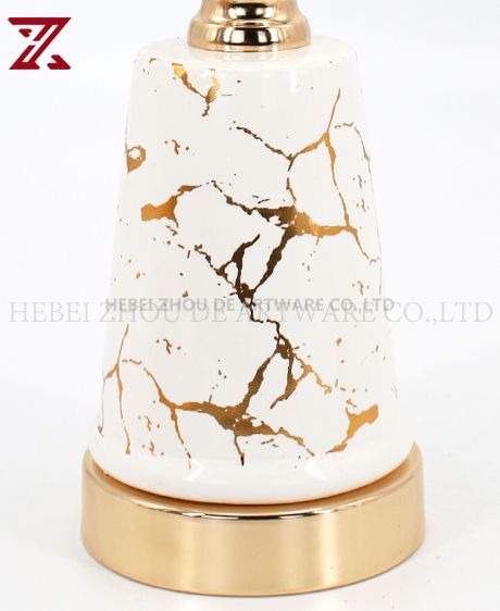 CERAMIC AND METAL CANDLE HOLDER 90919